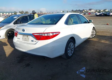 2016 Toyota Camry Hybrid Le z USA, uszkodzony, nr VIN 4T1BD1FK2GU186716